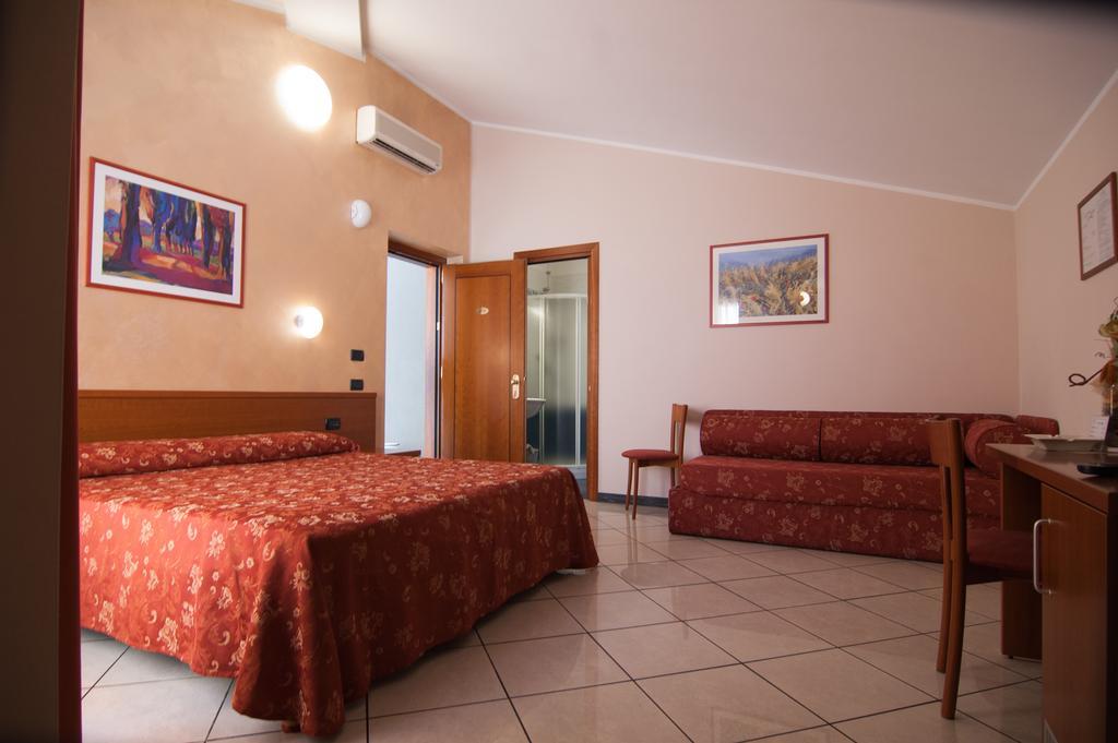 Hotel Stazione Livorno Habitación foto
